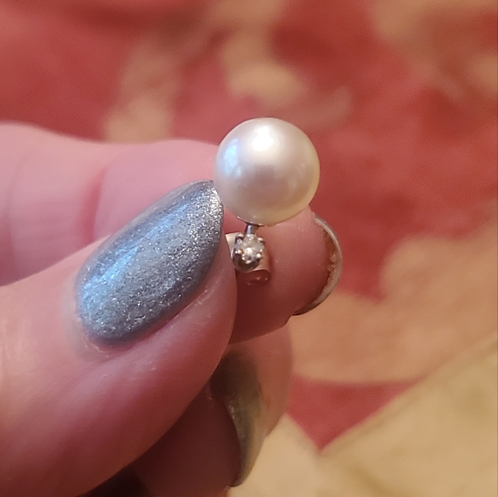 Cultured Pearl Earrings w/ Diamond